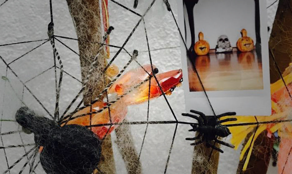 Haz una espeluznante telaraña con Instax