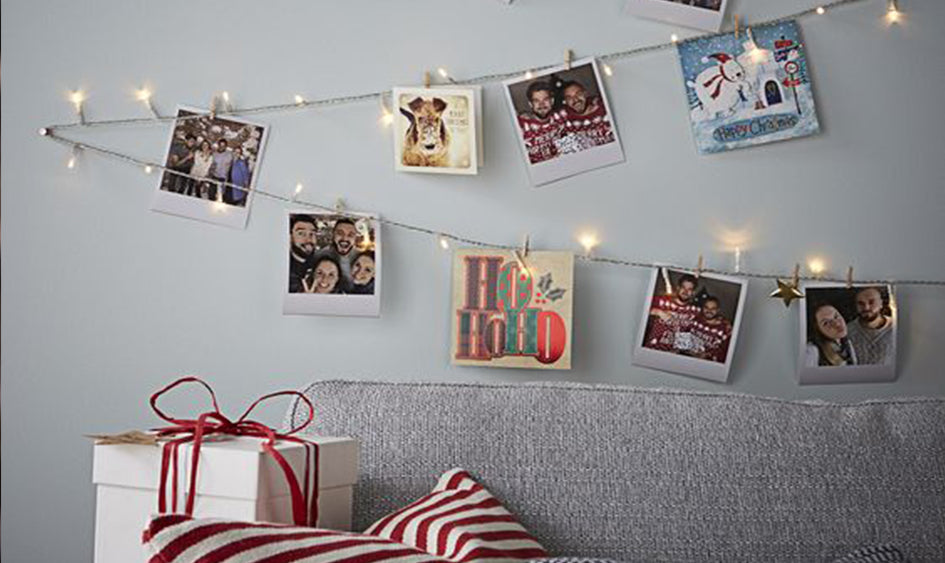 Decoración con luces navideñas e instax