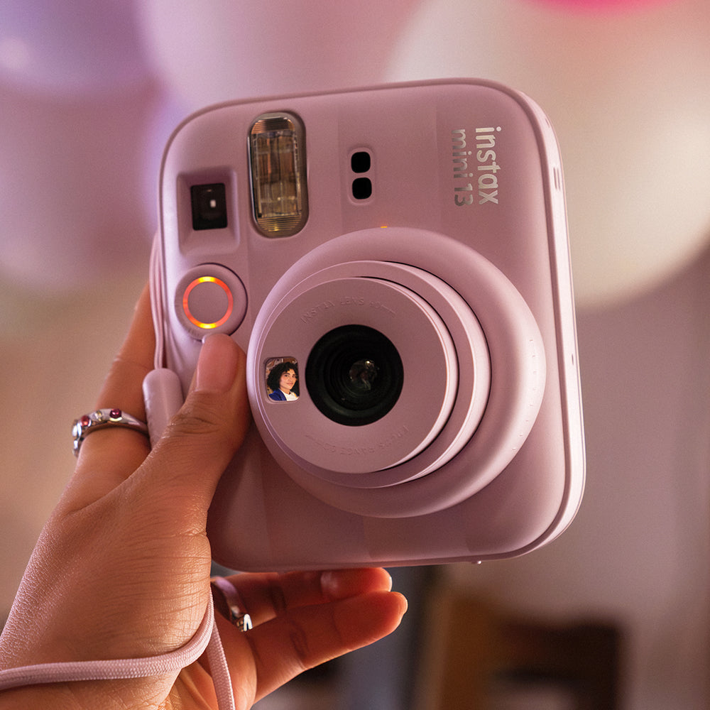 Kit Cámara instax mini 13 + Marco Magnético + Película + Accesorios