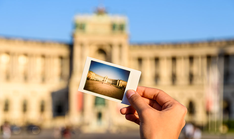 ¿Cuánto tiempo tarda en revelarse una película Instax?