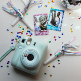 Paquete Instax Cámara Mini 12 + Marco de Madera + Accesorios
