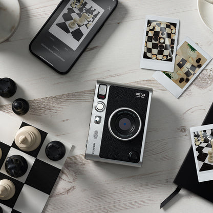 Kit Cámara instax mini Evo + Marco 3 en 1 + Película + Accesorios