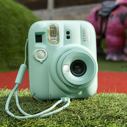 Kit Cámara instax mini 13 + Marco Magnético + Película + Accesorios